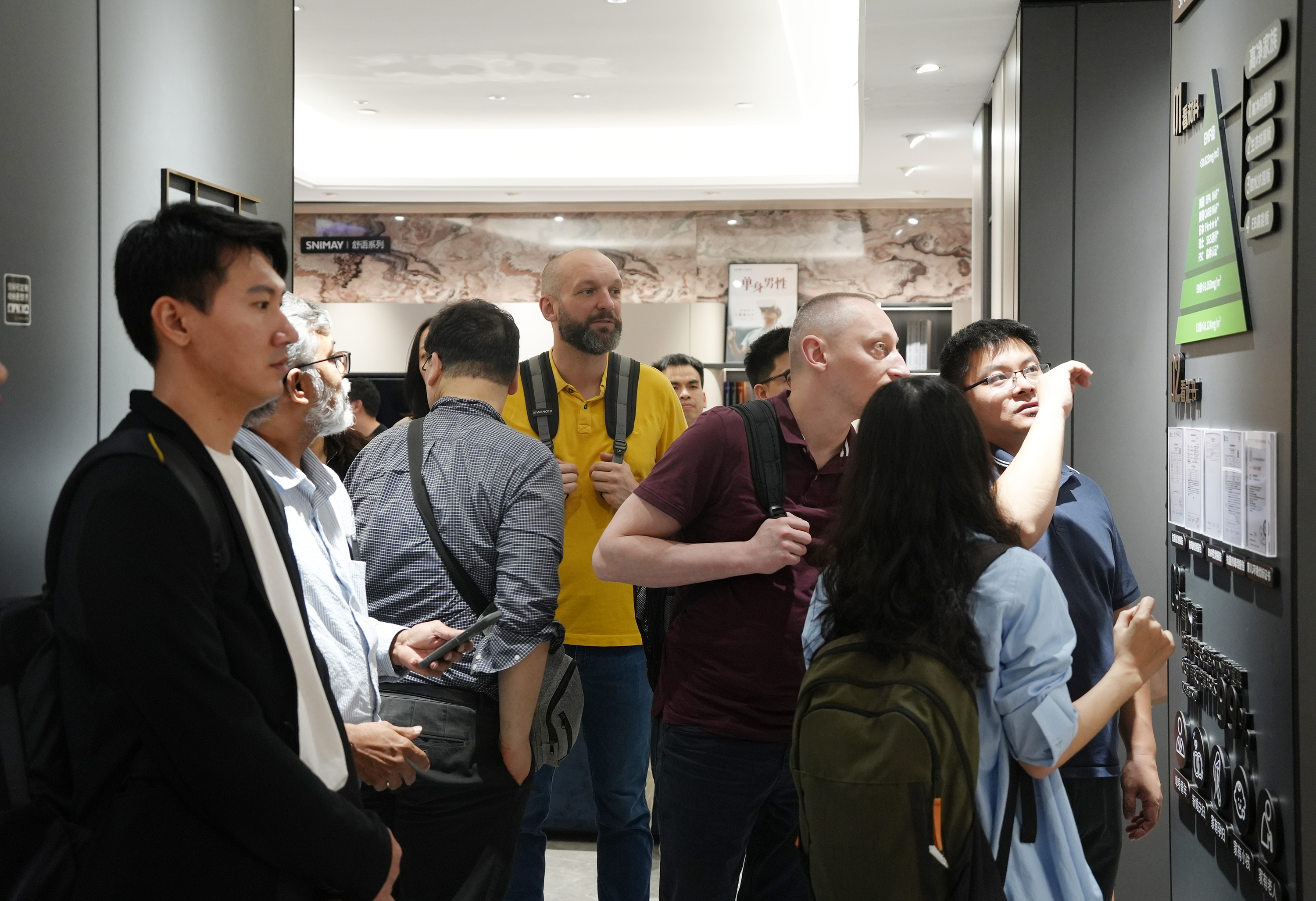 国际交流|COOHOM、酷家乐团队携海外及国内客户到访诗尼曼参观交流
