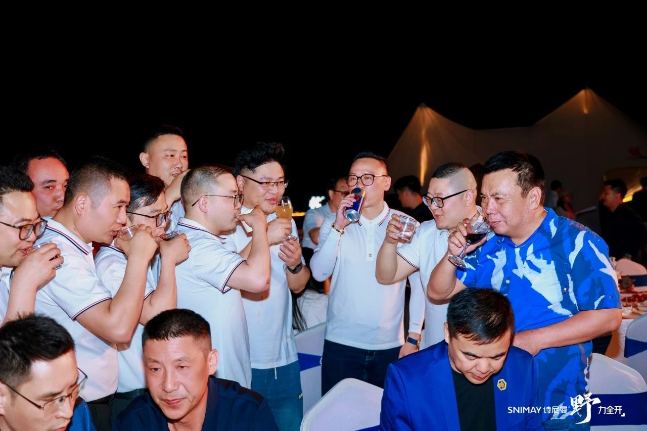 野火燎原势如虹,全龄整家启新程|诗尼曼2025庆功盛典燃动广州